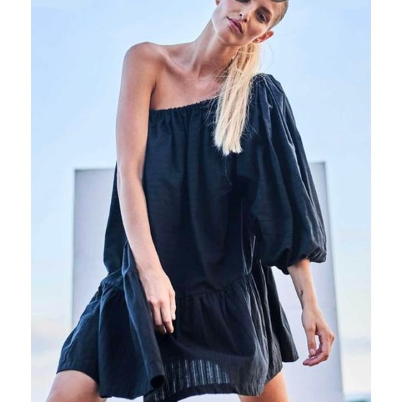The Label Edition Dresses & Skirts - The Label Edition black dress
